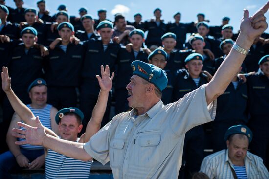 Celebrating Airborne Force Day in Russian cities