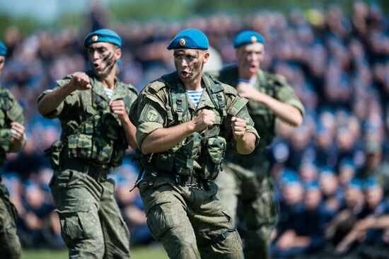 Celebrating Airborne Force Day in Russian cities
