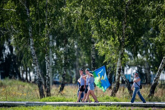 Celebrating Airborne Force Day in Russian cities