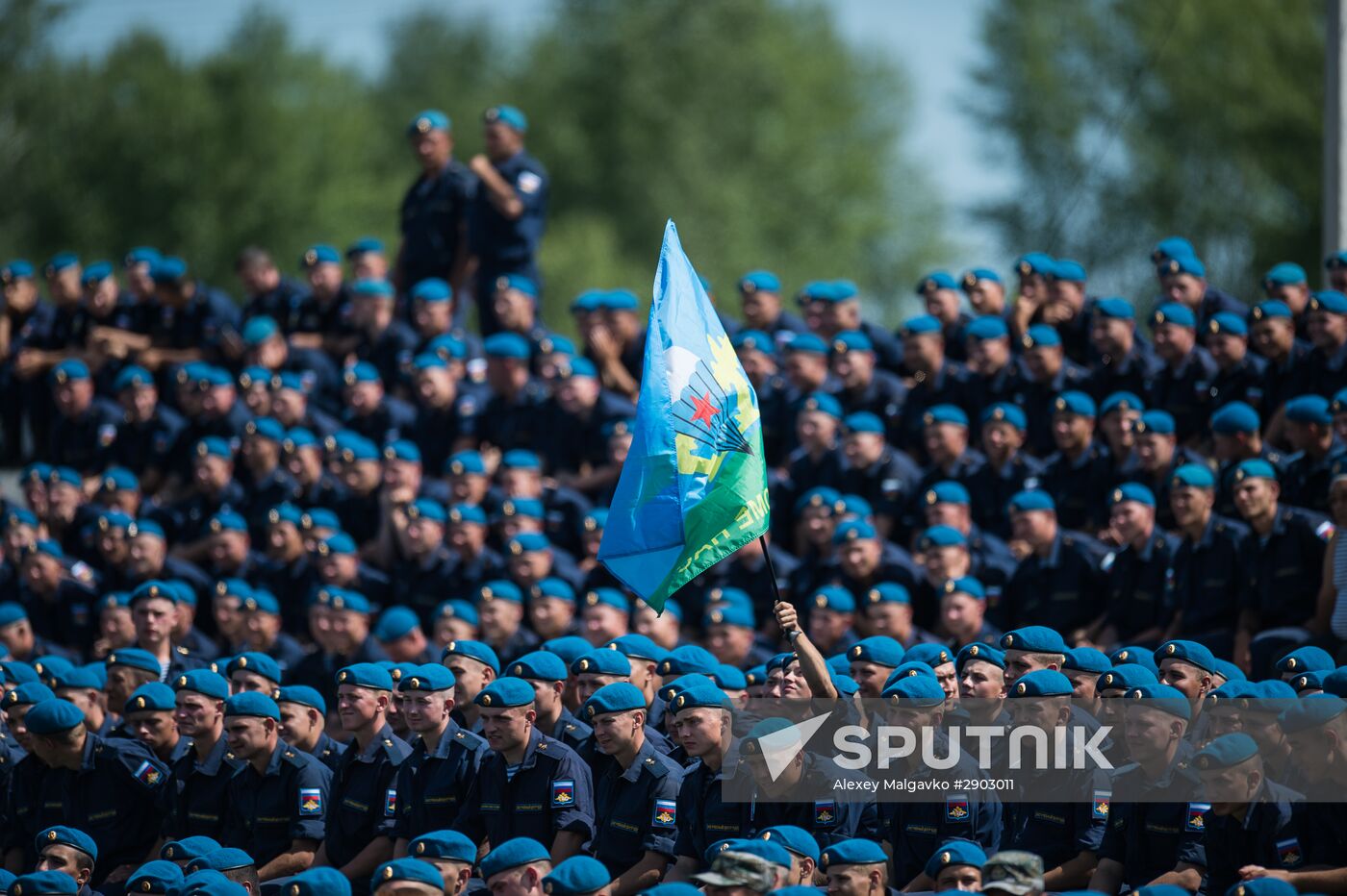 Celebrating Airborne Force Day in Russian cities