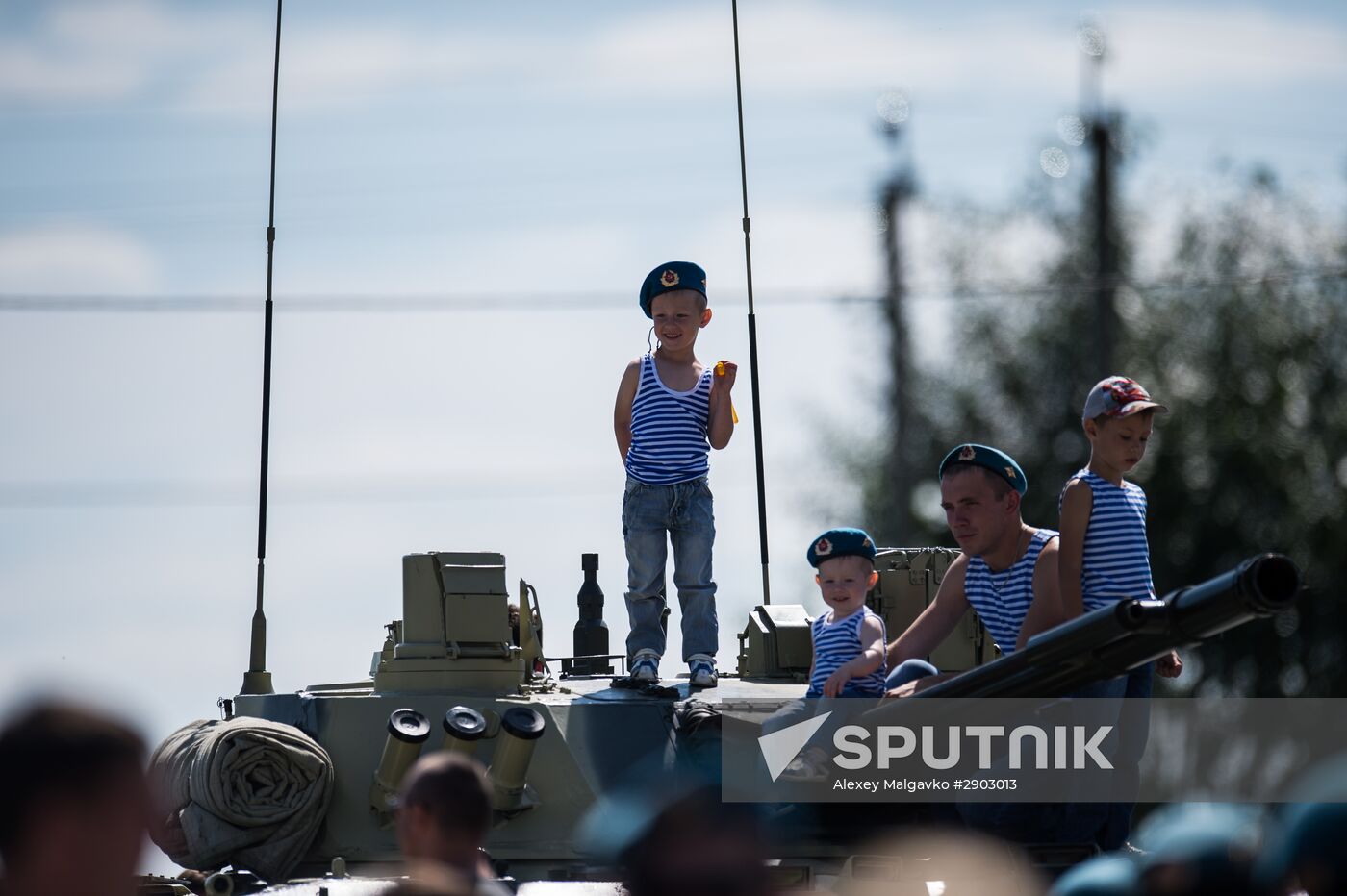 Celebrating Airborne Force Day in Russian cities