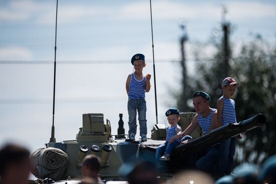 Celebrating Airborne Force Day in Russian cities