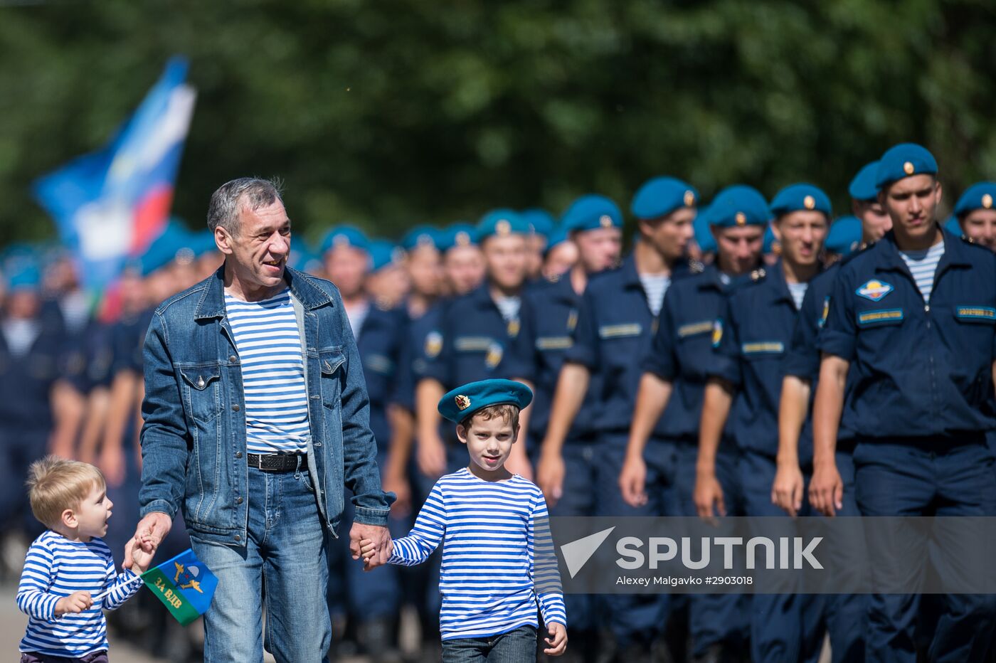 Celebrating Airborne Force Day in Russian cities