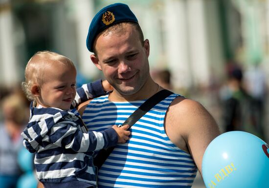 Celebrating Airborne Force Day in Russian cities