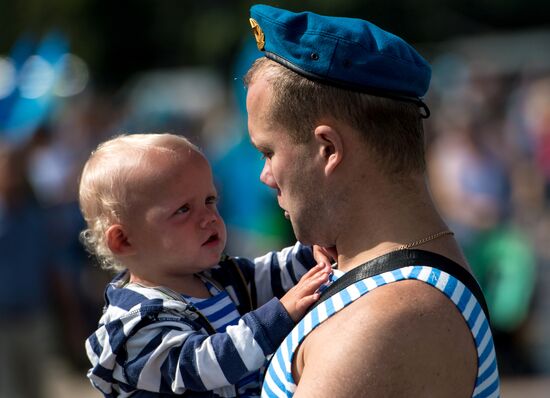 Celebrating Airborne Force Day in Russian cities