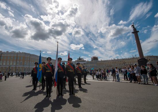 Celebrating Airborne Force Day in Russian cities