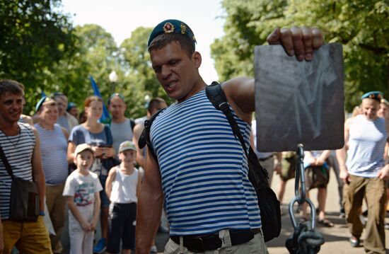 Celebrating Airborne Force Day in Moscow