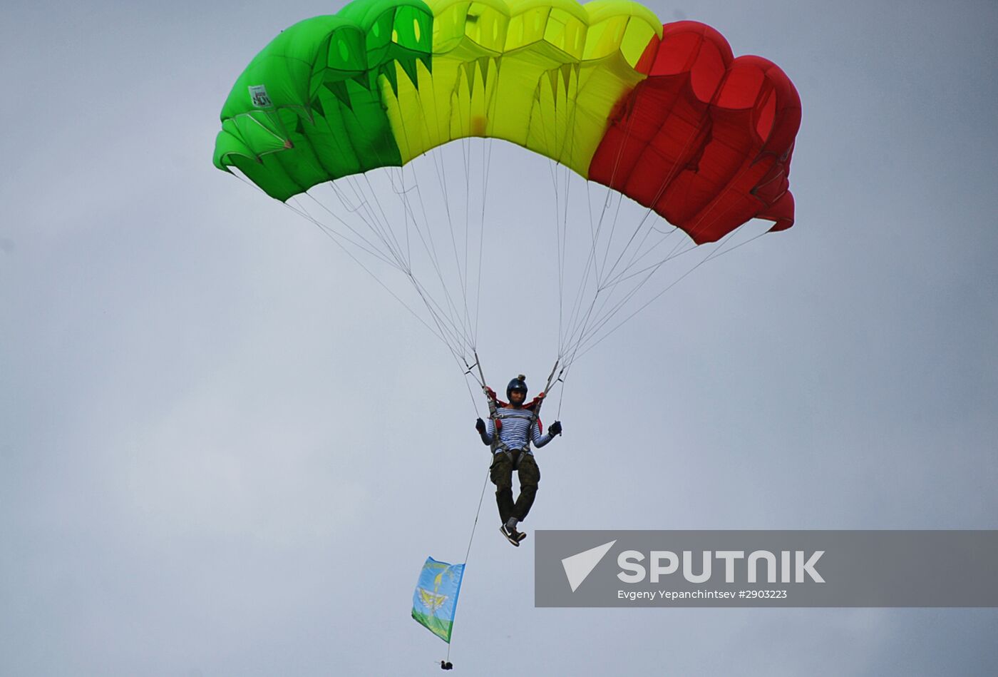 Celebrating Airborne Force Day in Russian cities