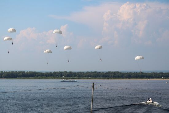 Celebrating Airborne Force Day in Russian cities