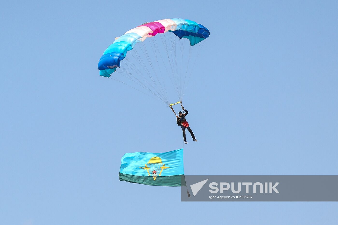 Celebrating Airborne Force Day in Russian cities