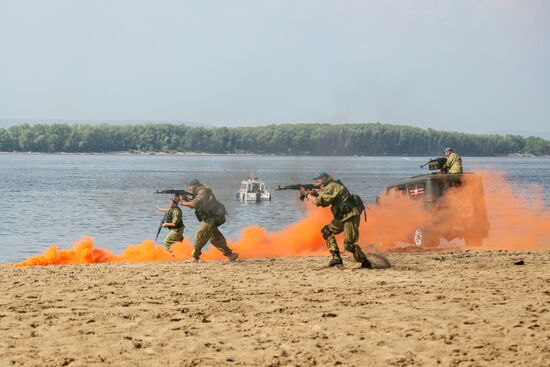 Celebrating Airborne Force Day in Russian cities