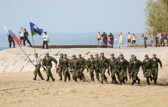 Celebrating Airborne Force Day in Russian cities