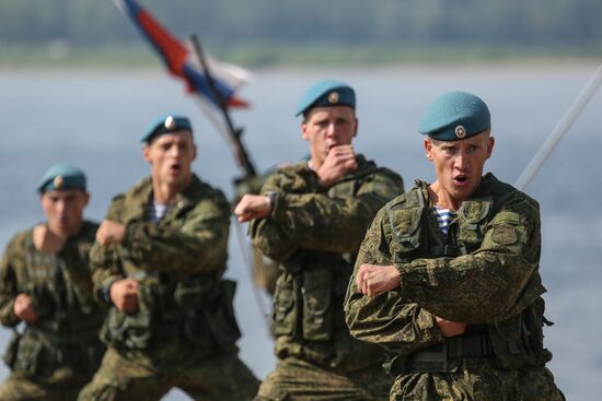 Celebrating Airborne Force Day in Russian cities