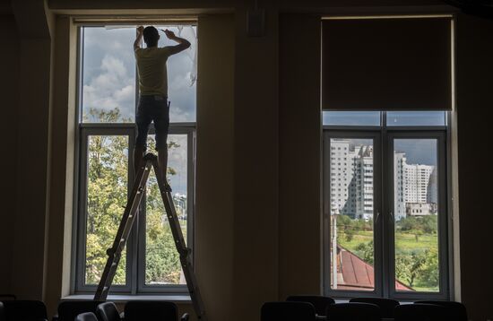 Russian schools get ready for new school year