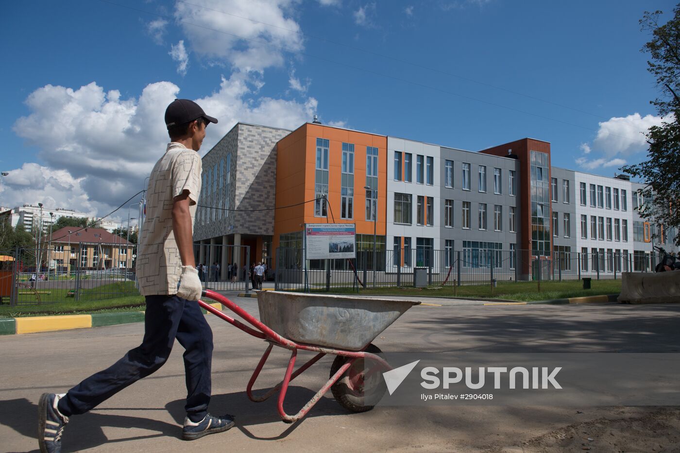 Russian schools get ready for new school year