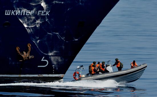 Coast guards hold Joint Strike international drill in Primorsky Territory