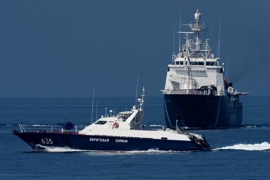 Coast guards hold Joint Strike international drill in Primorsky Territory