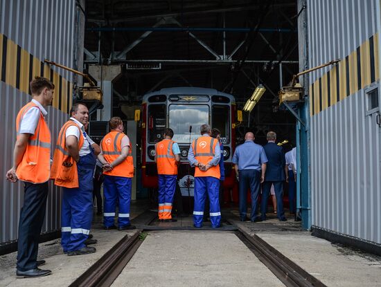 Upgraded Krasnaya Strela branded train hits Moscow metro