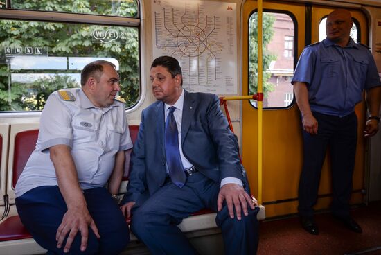Upgraded Krasnaya Strela branded train hits Moscow metro