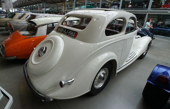 Classic Remise Berlin -- trade fair of vintage cars