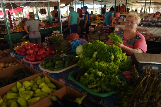 Market trade in Gagra