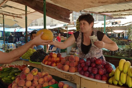Market trade in Gagra