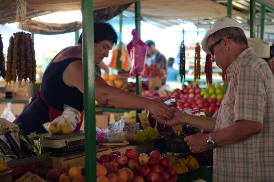 Market trade in Gagra