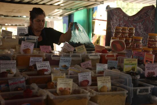 Market trade in Gagra