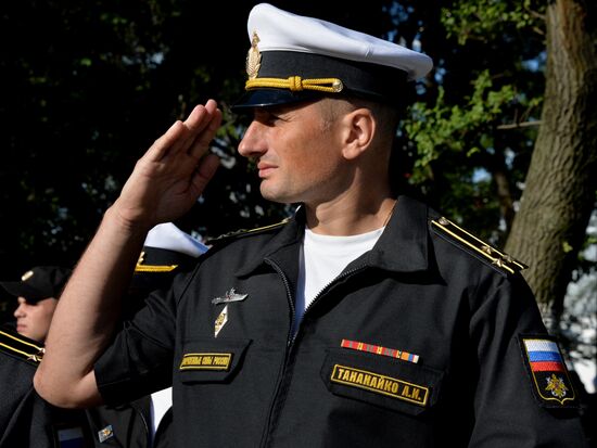 Pacific Fleet ships arrive in Vladivostok