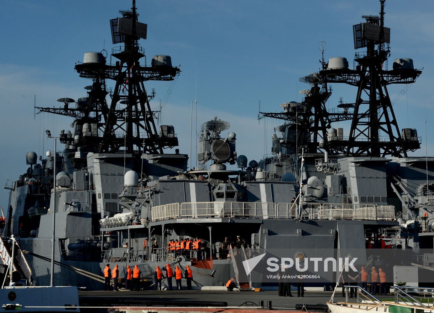 Pacific Fleet ships arrive in Vladivostok