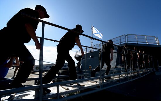 Pacific Fleet ships arrive in Vladivostok