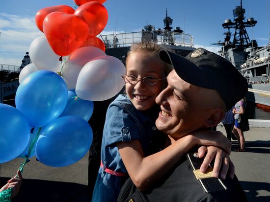 Pacific Fleet ships arrive in Vladivostok