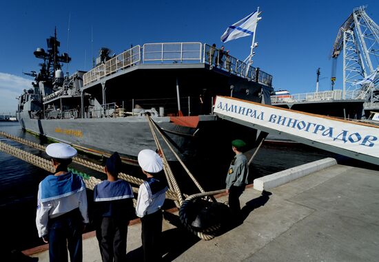 Pacific Fleet ships arrive in Vladivostok