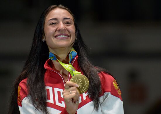 2016 Summer Olympics. Fencing. Women's saber