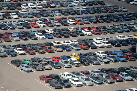 Moscow parking tow trucks at work