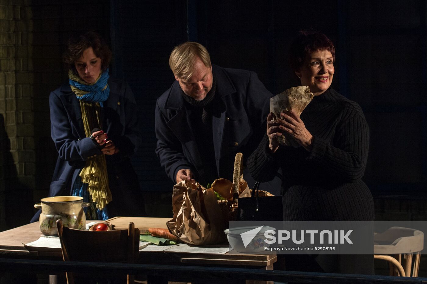 Dress rehearsal of Conversations after a Burial