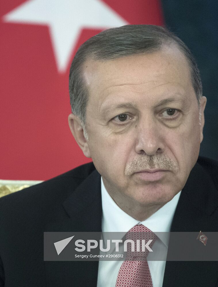 Russian President Putin and Turkish President Erdogan meet in St. Petersburg