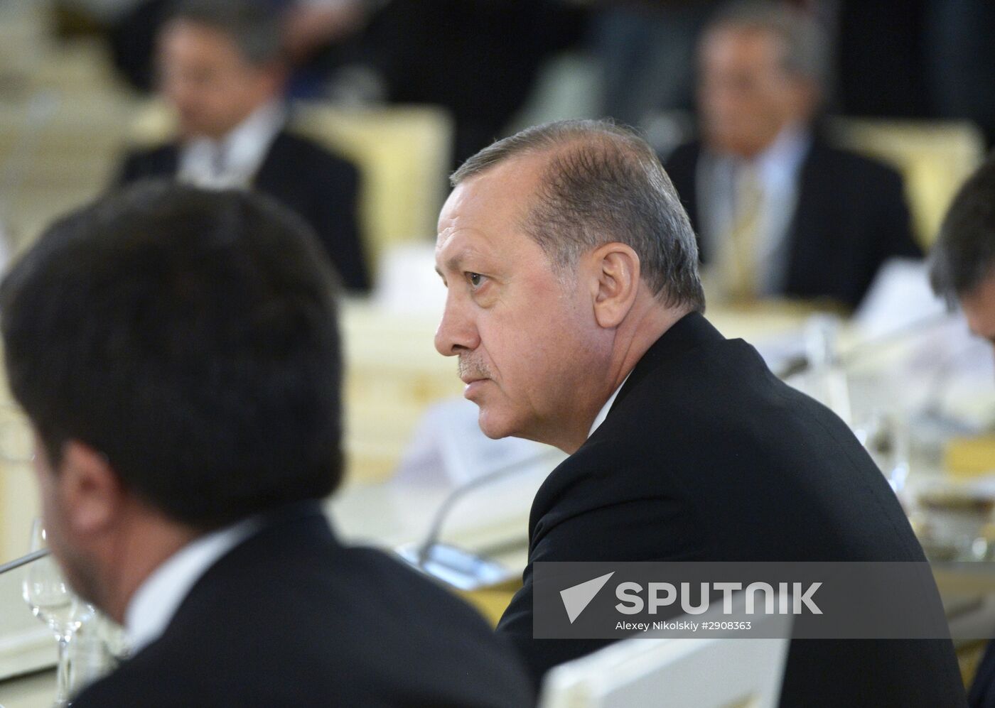 Vladimir Putin meets with Recep Erdogan in St. Petersburg