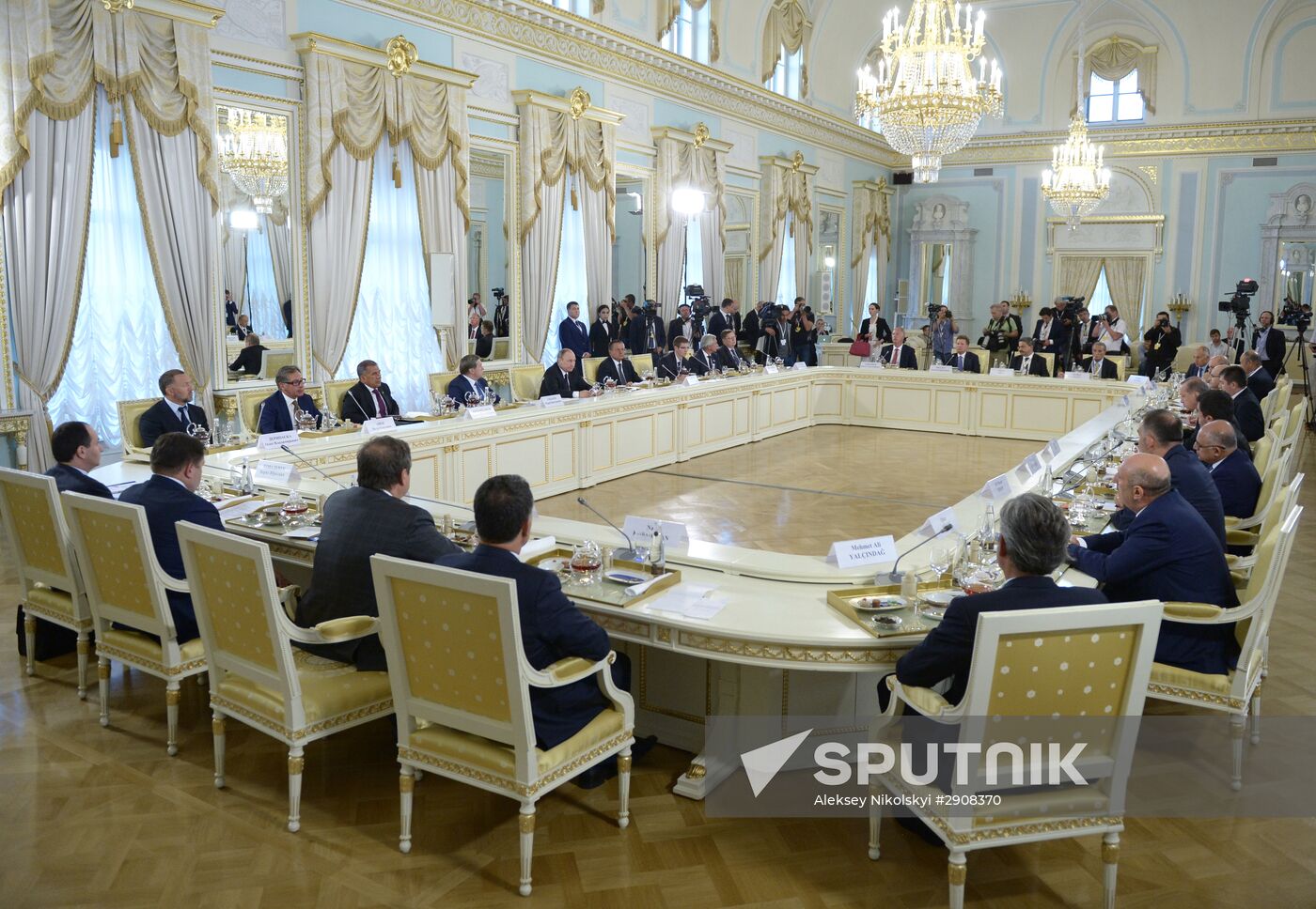 Vladimir Putin meets with Recep Erdogan in St. Petersburg