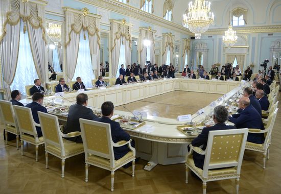 Vladimir Putin meets with Recep Erdogan in St. Petersburg