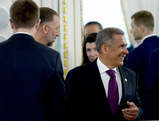 Vladimir Putin meets with Recep Erdogan in St. Petersburg