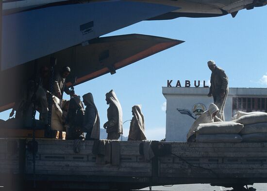 Humanitarian aid from the USSR arrives in Afghanistan