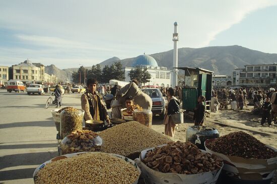 Sunday market in Kabul