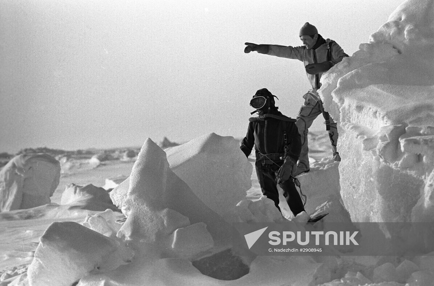 Soviet polar expedition North Pole-22