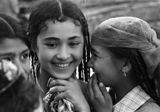 Uzbek girls