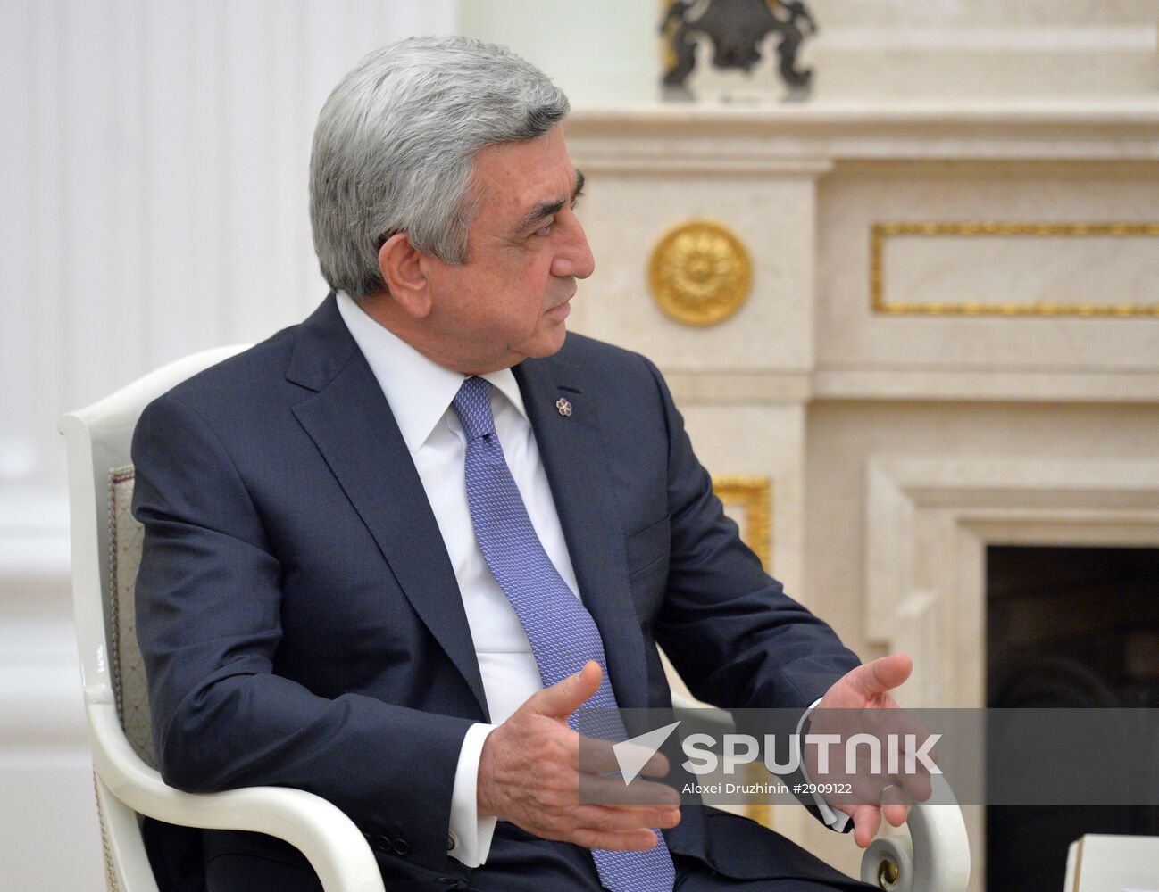 Russian President Vladimir Putin meets with Armenian President Serzh Sargsyan