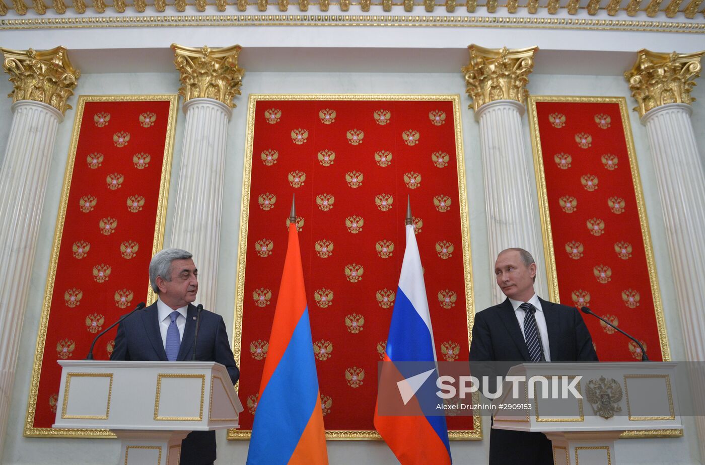President Putin meets with Armenian President Sargsyan