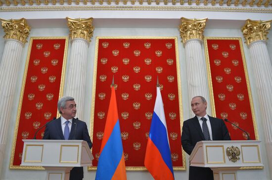 President Putin meets with Armenian President Sargsyan