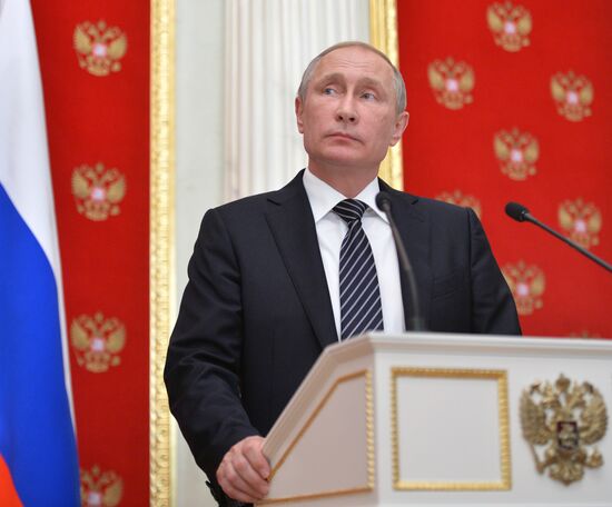 President Putin meets with Armenian President Sargsyan