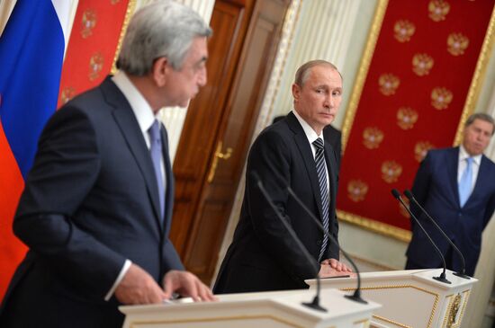 President Putin meets with Armenian President Sargsyan